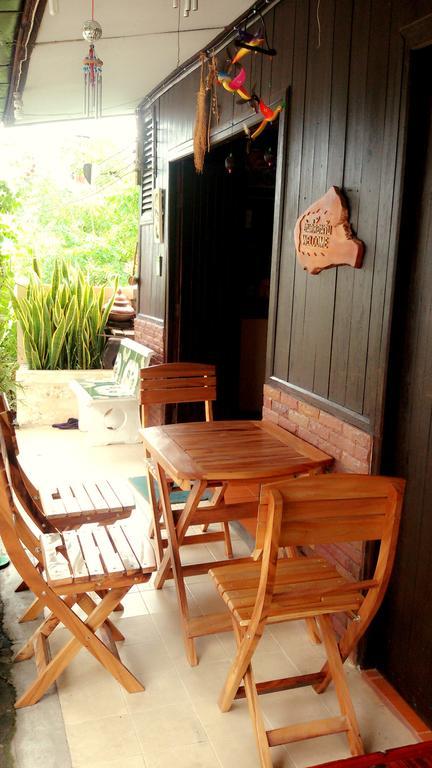 Baan Mai Guesthouse Mae Hong Son Exterior foto