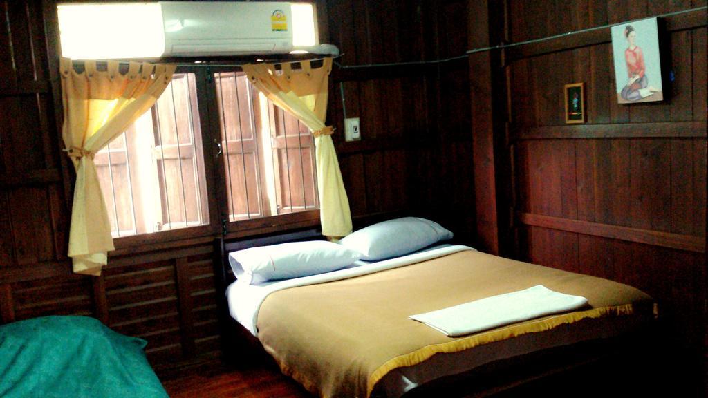 Baan Mai Guesthouse Mae Hong Son Habitación foto